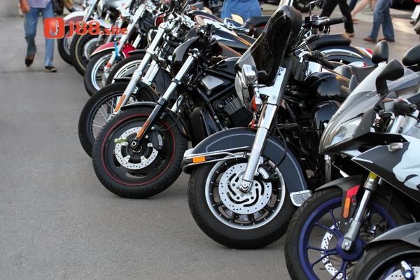 Chiêm bao thấy mình mất xe máy màu đen