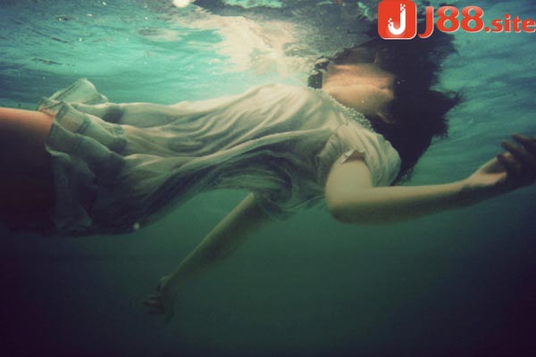 Nằm mơ thấy trẻ con chết đuối đánh số gì đổi vận mệnh?